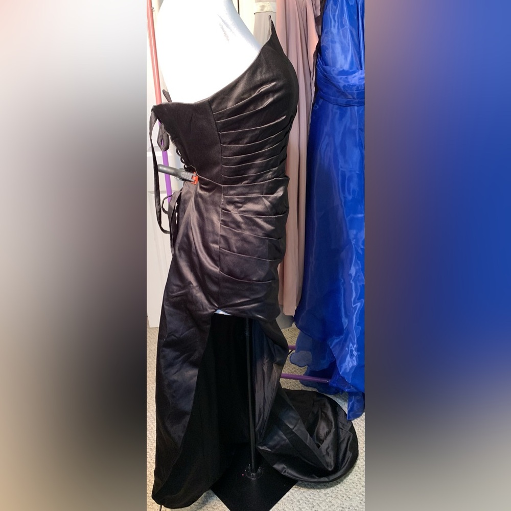 Strapless HIGH Slit Satin Train Ruching Black Architectural Gown - Picture 3 of 9
